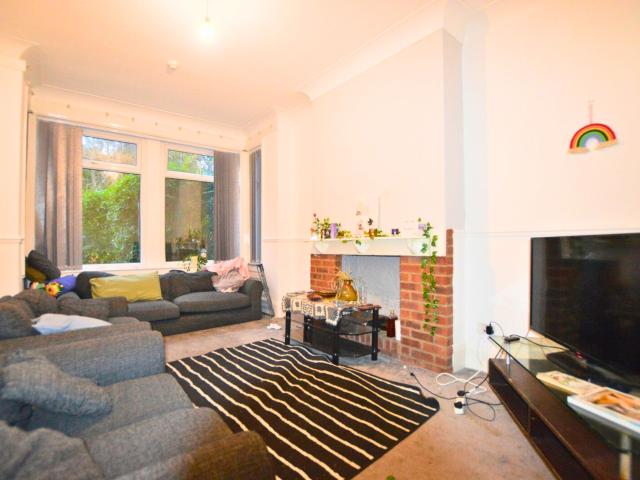 Room for rent in Beckett Park, Headingley