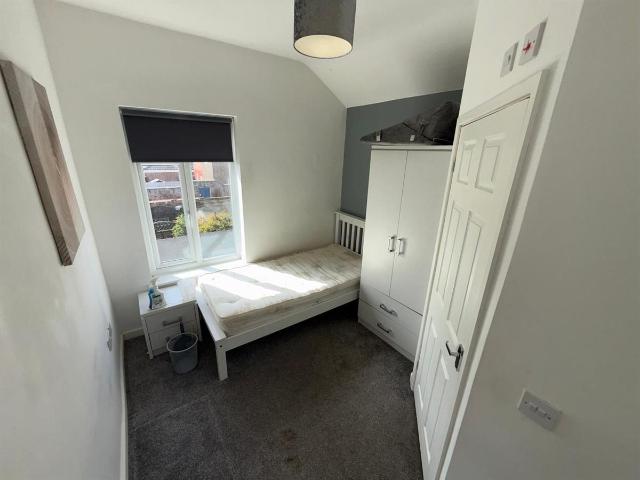 Room for rent in Avenues, Hull