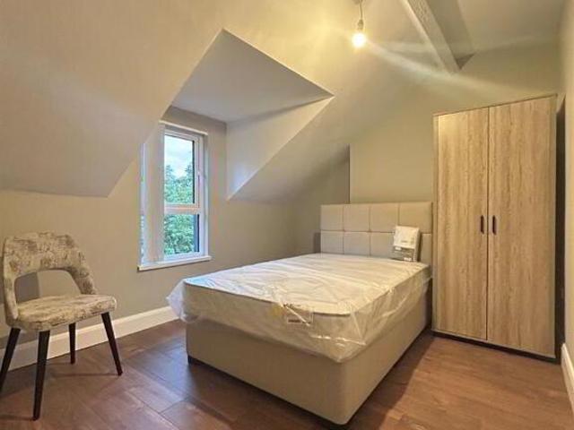 Room for rent in Woodvale, Northern Ireland