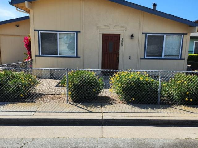 Room for rent in Seaside, California