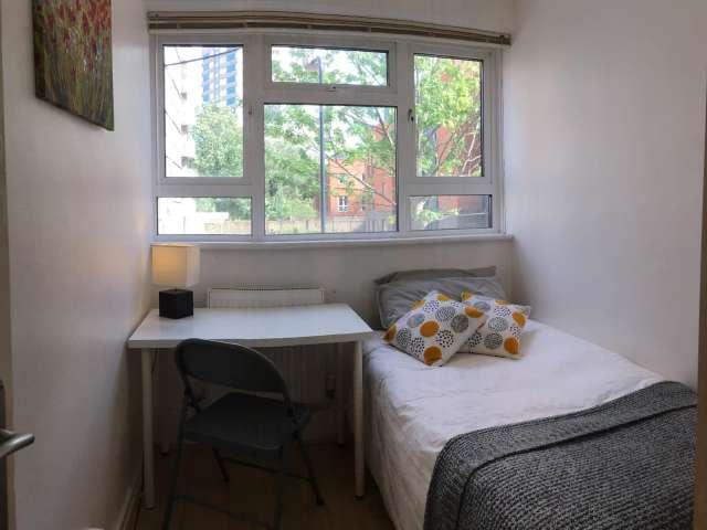 Room for rent in Kilburn, Greater London
