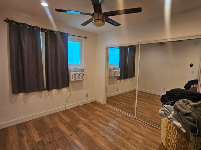 Room for rent in Canoga Park, California