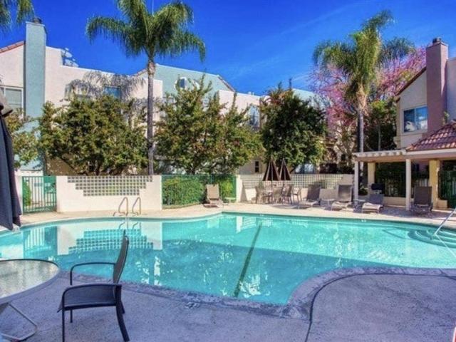 Room for rent in Sherman Oaks Neighborhood Council District, Canoga Park