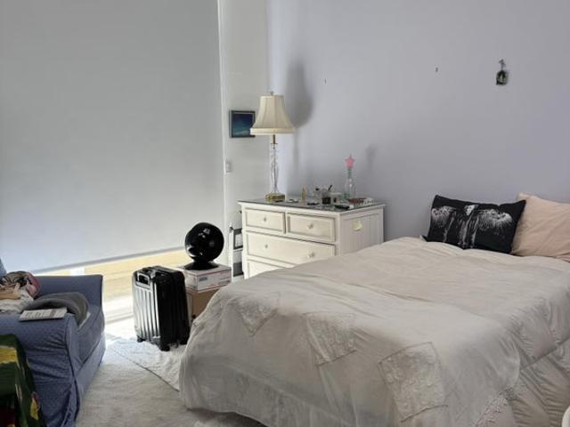 Room for rent in Canoga Park, California