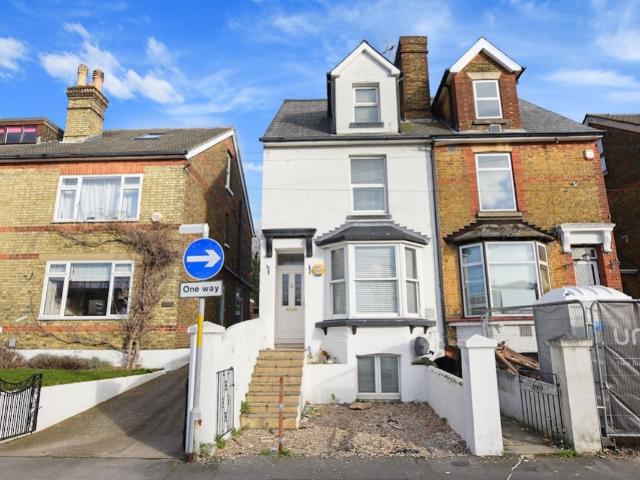 Room for rent in Vinters Park, Midway