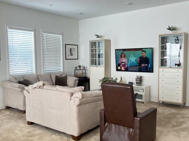 Room for rent in California