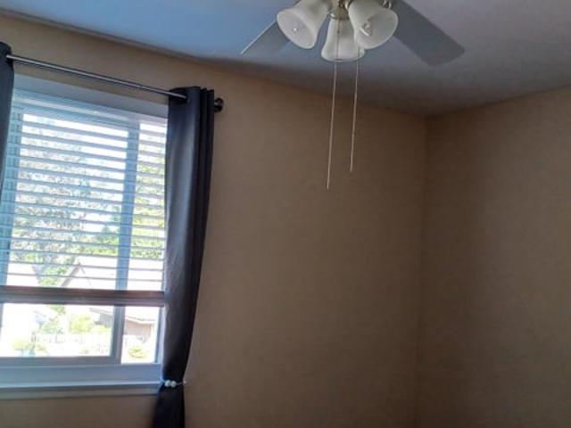 Room for rent in Canyon Country, California