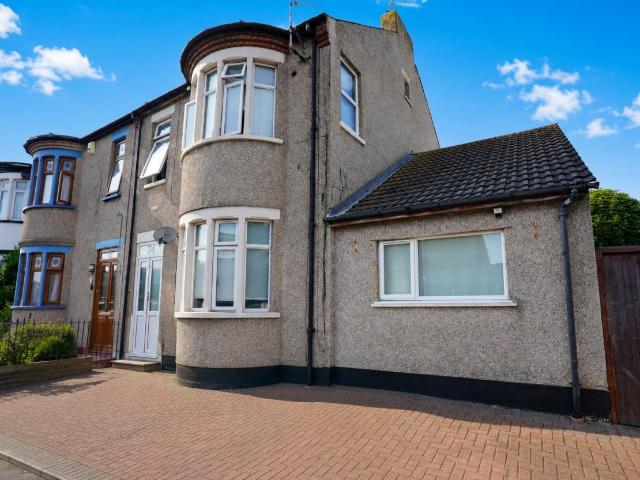 Room for rent in Kursaal Estate, Alton Barnes