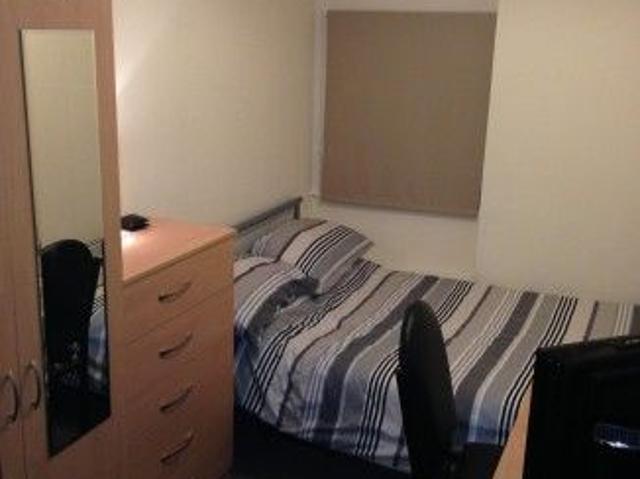 Room for rent in St John's, Worcestershire