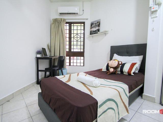 Room for rent in Petaling, Damansara Damai
