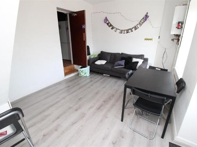 Room for rent in Pontypridd, Wales