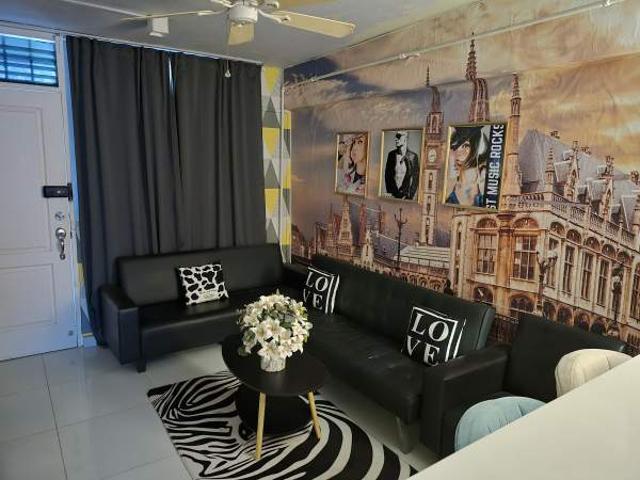 Room for rent in Macpherson