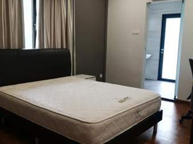 Room for rent in Macpherson
