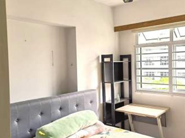 Room for rent in Macpherson