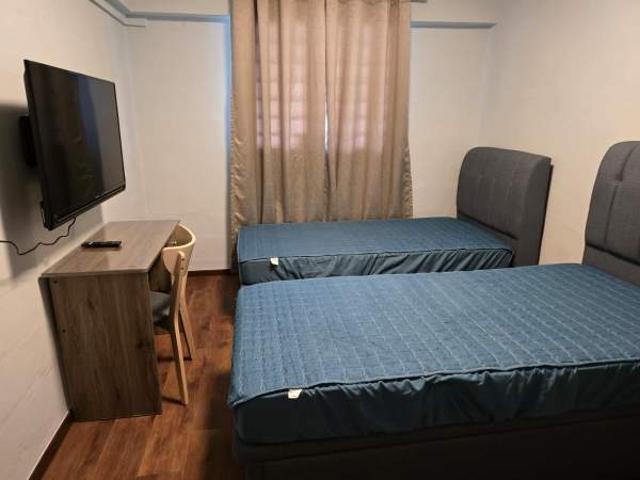 Room for rent in 23 North West