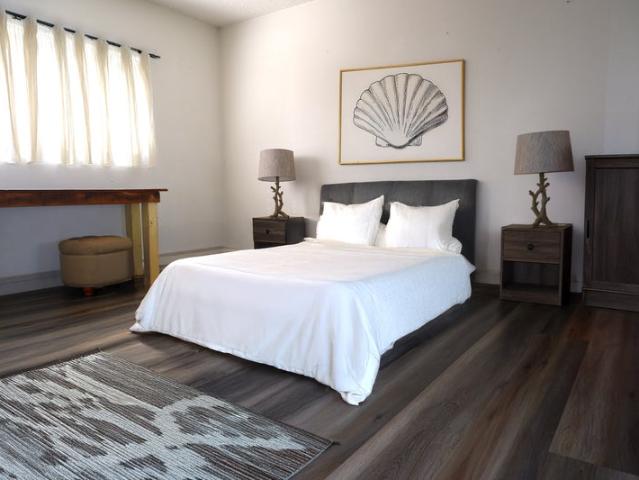 Room for rent in Canoga Park, California