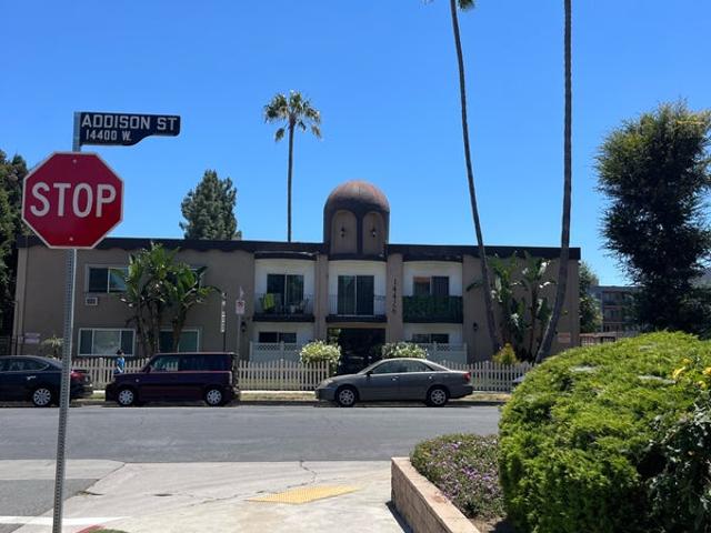 Room for rent in Sherman Oaks Neighborhood Council District, Canoga Park