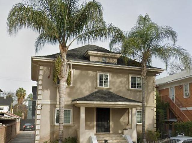 Room for rent in Canoga Park, California