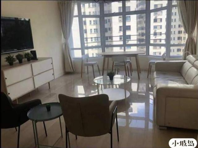 Room for rent in River Valley