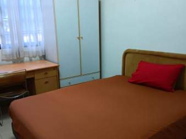 Room for rent in River Valley