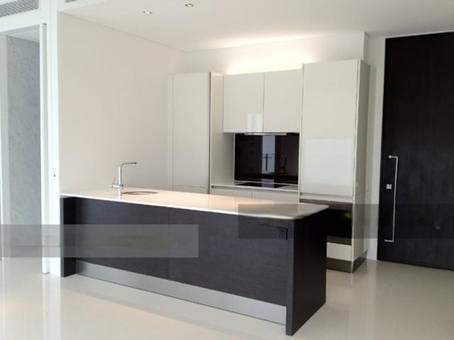 Room for rent in River Valley