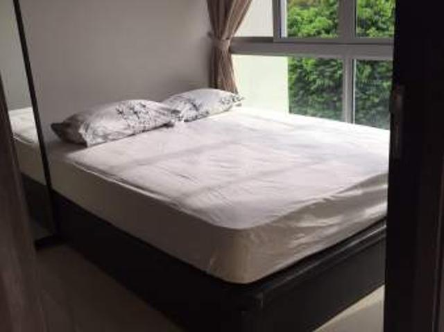 Room for rent in River Valley