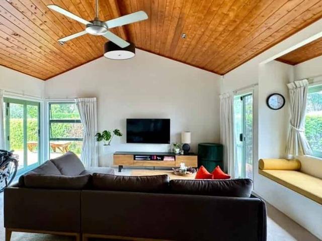 House for rent in Point England, Oroua County