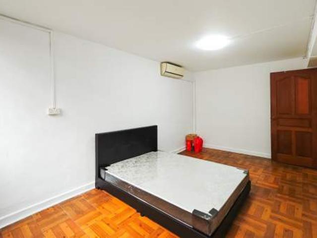 Room for rent in Geylang, 14 Central East, Eunos