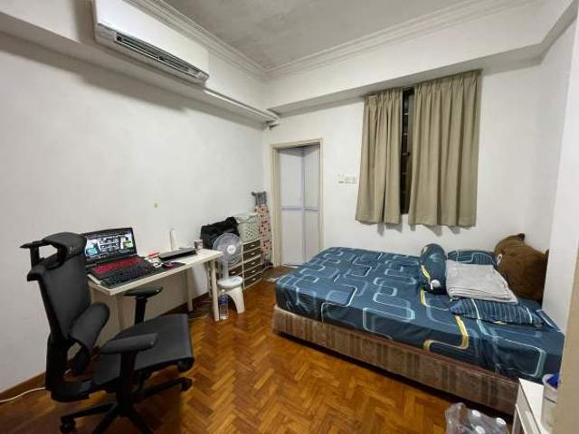 Room for rent in Macpherson