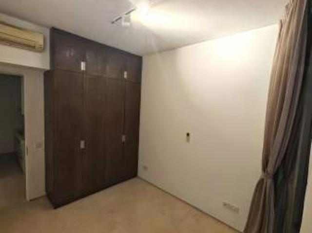 Room for rent in River Valley