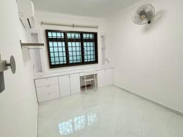 Room for rent in Sembawang, 23 North West
