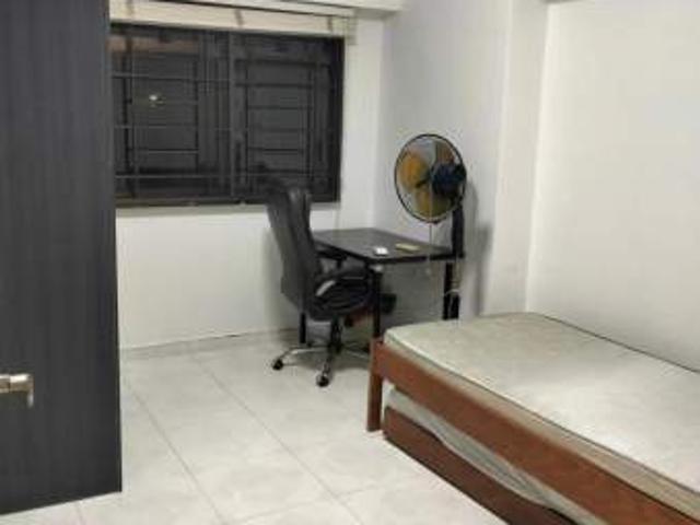 Room for rent in Sembawang, 23 North West