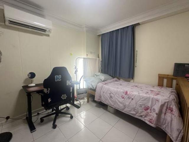 Room for rent in Sembawang, 23 North West
