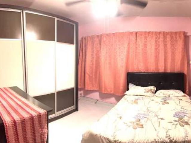 Room for rent in Serangoon
