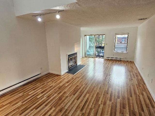 Room for rent in W Hartford, Connecticut