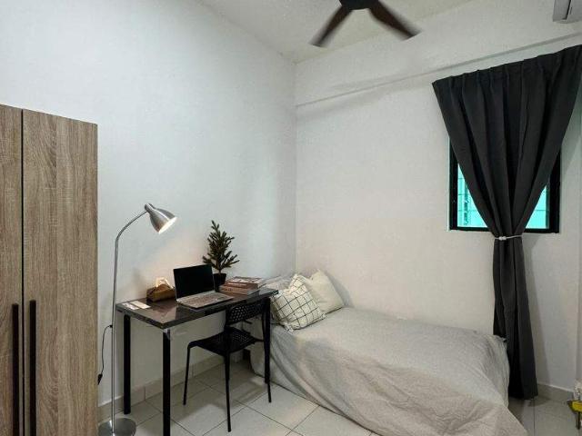Room for rent in Kampung Perlis, George Town