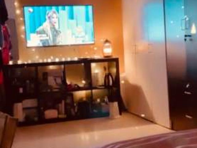 Room for rent in River Valley