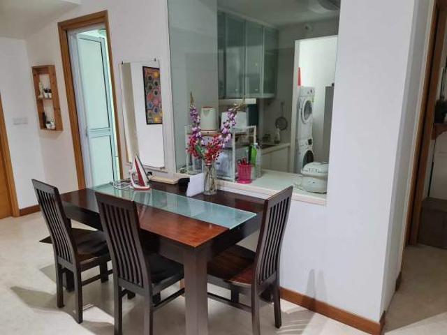 Room for rent in River Valley