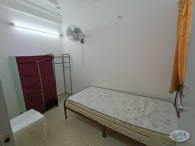 Room for rent in Petaling, Damansara Damai