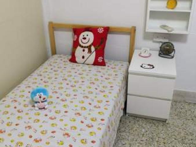 Room for rent in Telok Blangah