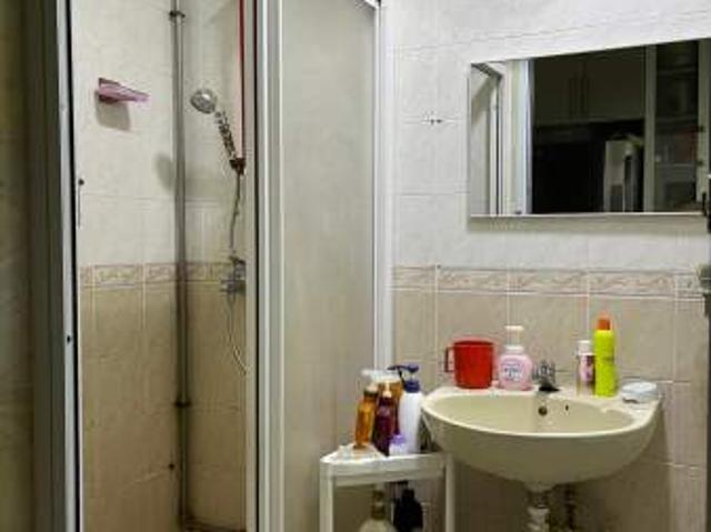 Room for rent in Telok Blangah