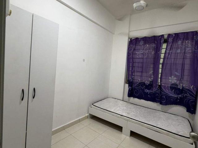 Room for rent in Petaling, Alam Impian