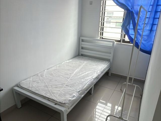 Room for rent in Petaling, Alam Impian