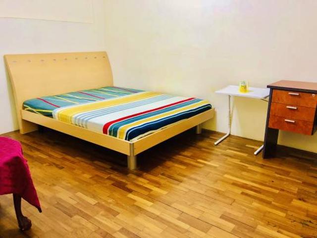 Room for rent in Bukit Timah, 23 North West