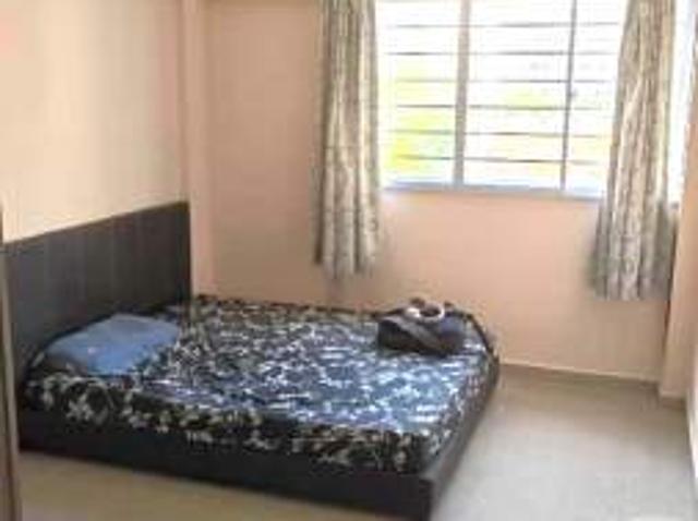 Room for rent in Clementi, 21 Central West
