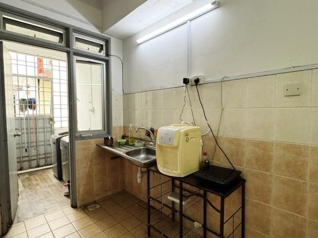 Room for rent in Petaling, Alam Impian