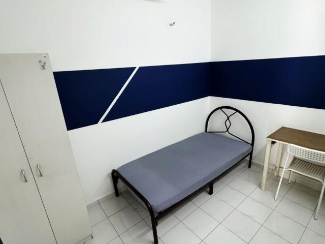 Room for rent in Petaling, Alam Impian