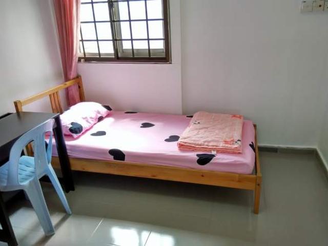 Room for rent in Woodgrove, 23 North West