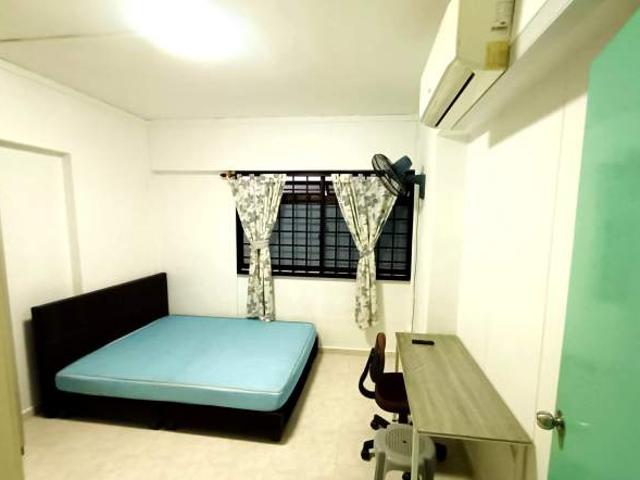 Room for rent in 23 North West