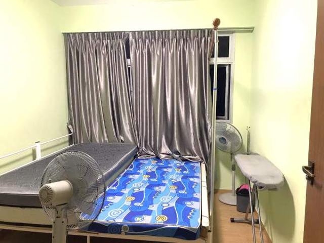 Room for rent in 23 North West